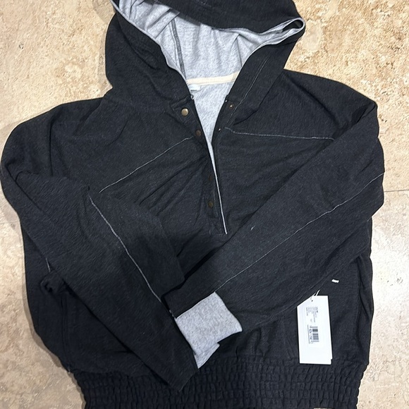 Hoodie Pullover - Picture 4 of 7